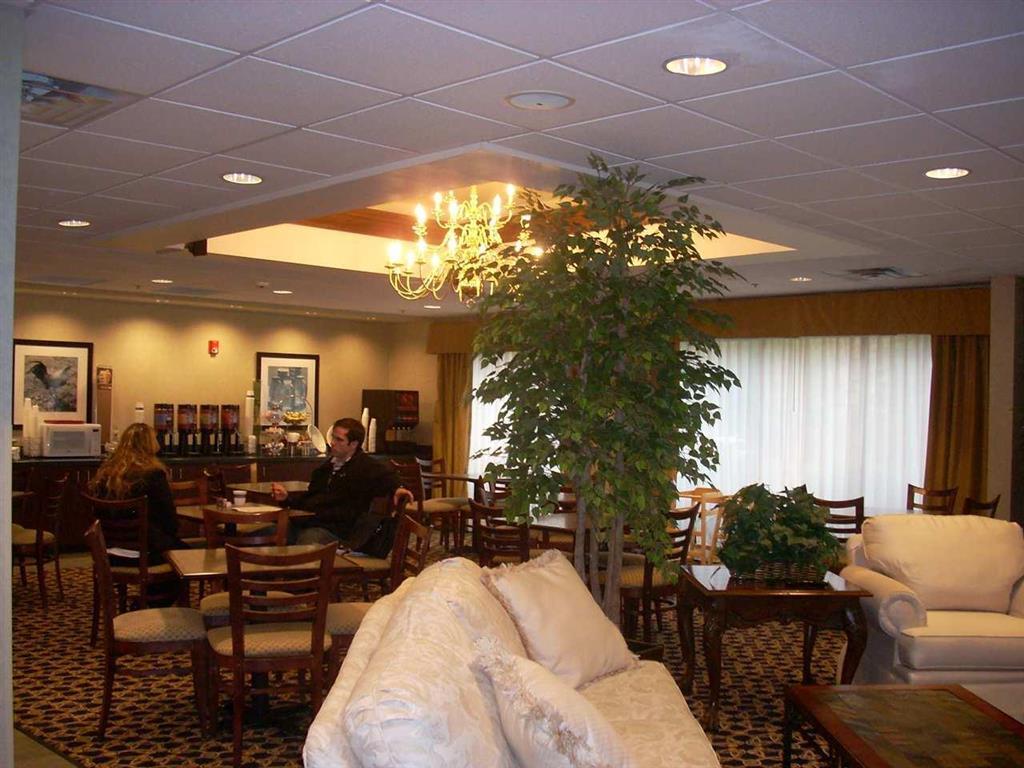 Wingate By Wyndham Buckhannon Restoran gambar